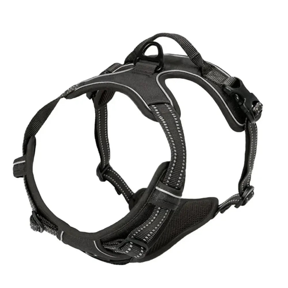 alt="Harnais pour chien noir avec bandes réfléchissantes, design ergonomique et réglable"